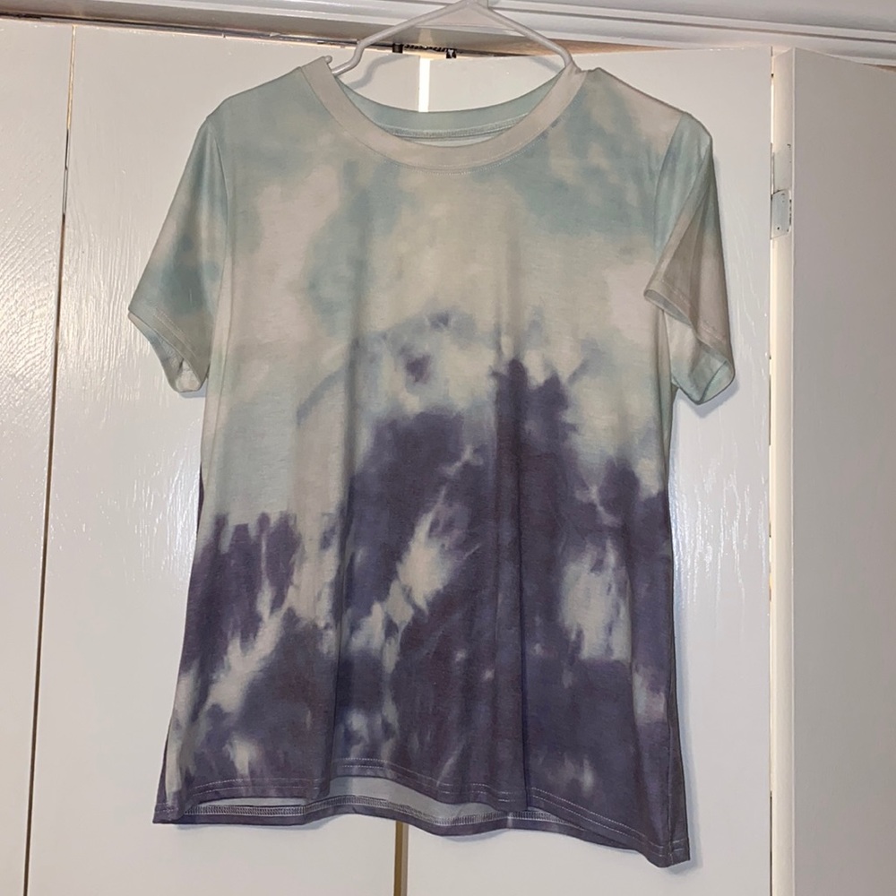 Super soft tie die shirt